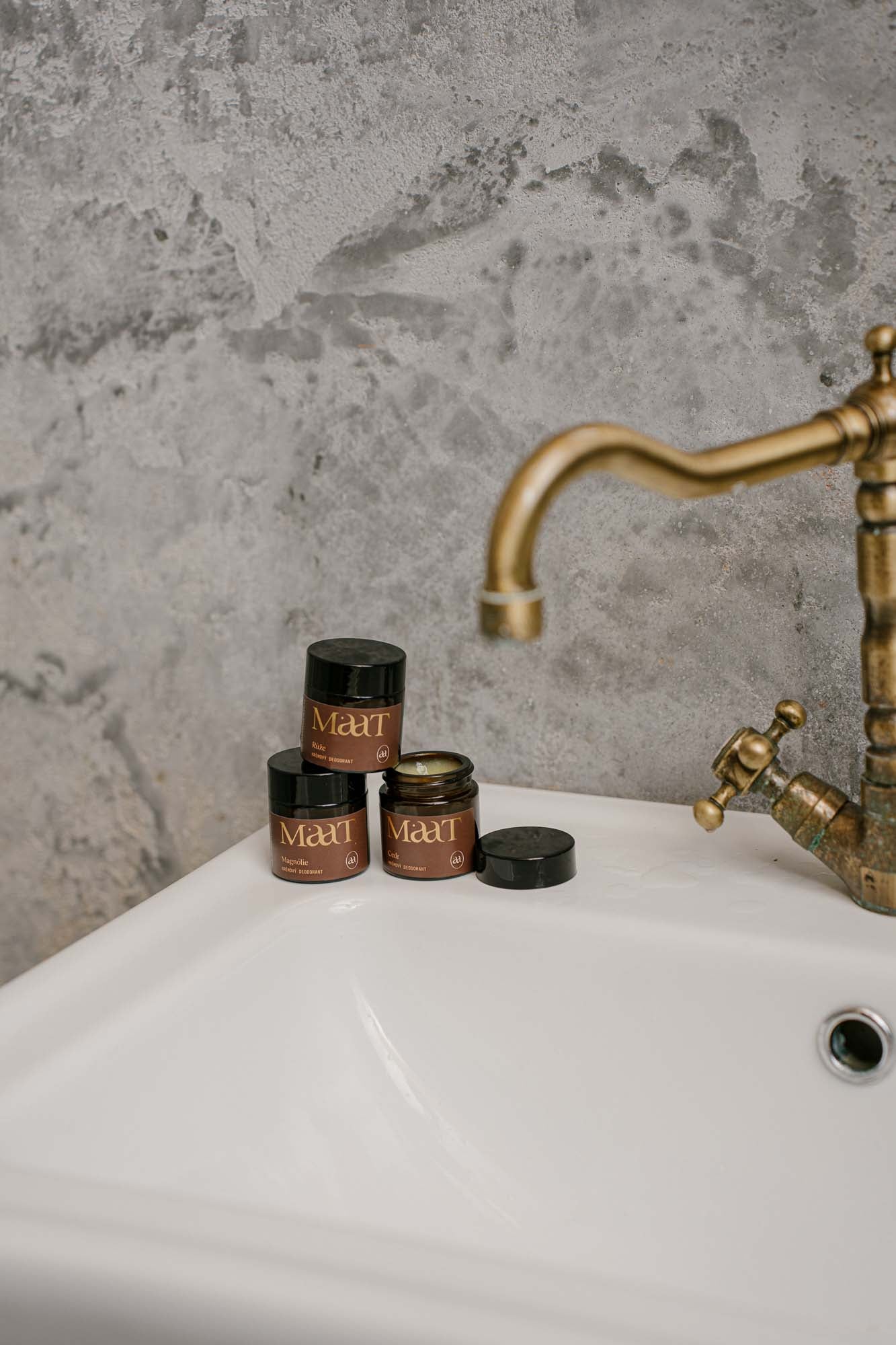 Přírodní deodorant: co opravdu funguje a proč záleží na tom, jak ho používáte